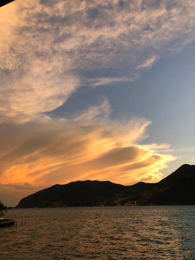 Residenza Di Prestigio In Riva Al Lago Marone Loft Dış mekan fotoğraf