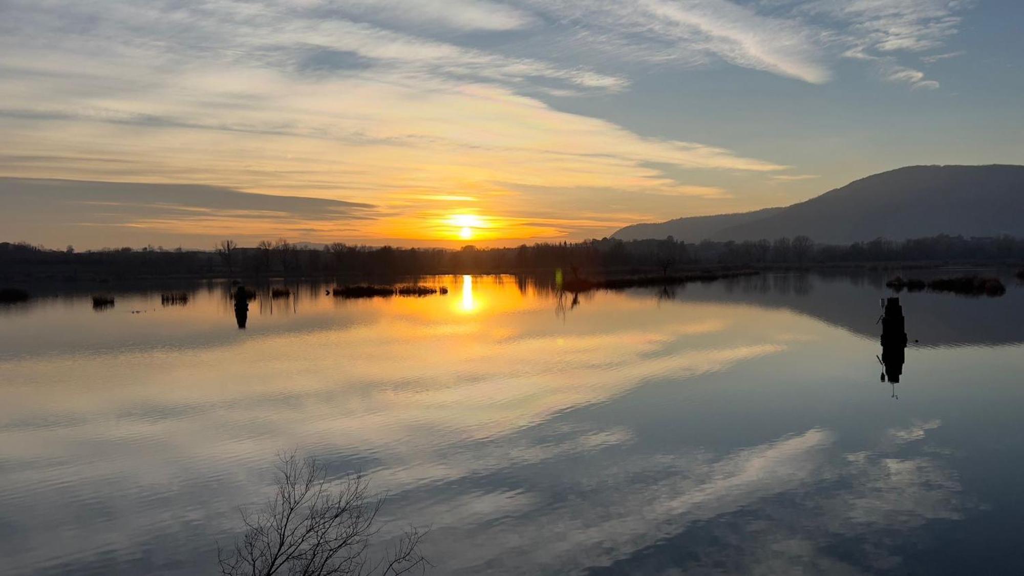Residenza Di Prestigio In Riva Al Lago Marone Loft Dış mekan fotoğraf